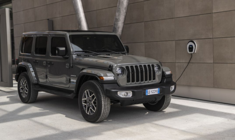 Jeep 4xe ‘Charging Fault’ Message? Troubleshooting Battery & Software Glitches in Wrangler and Grand Cherokee Plug-In Hybrids